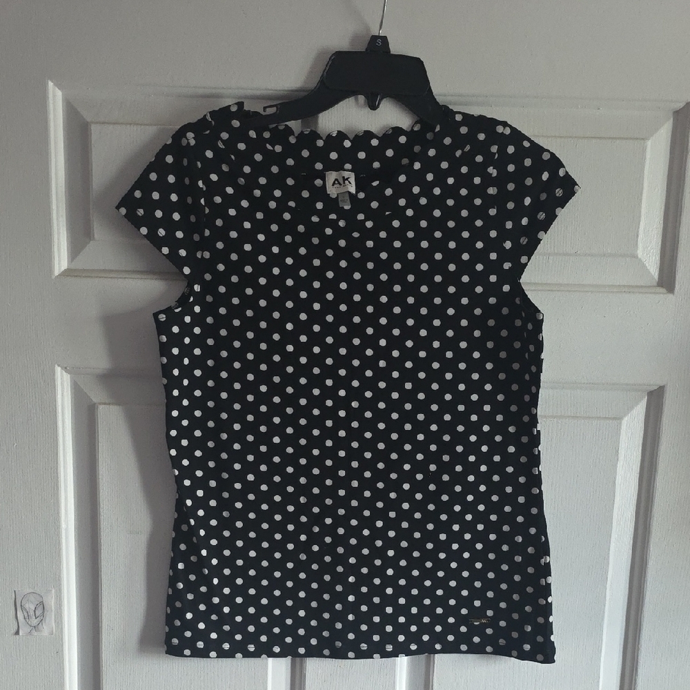 Anne Klein Black and White Polka Dot Short Sleeve Top, NWT, Size Small. - Picture 1 of 11